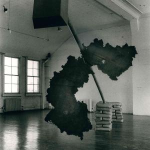 The Knot Arte Povera New York P.s.1 1985 2 La Germania 1984 Di Luciano Fabro Foto Di Maria Mulas
