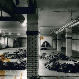 The Knot Arte Povera New York P.s.1 1985 Orchestra Di Stracci 1968 Di Michelangelo Pistoletto Foto Di Maria Mulas